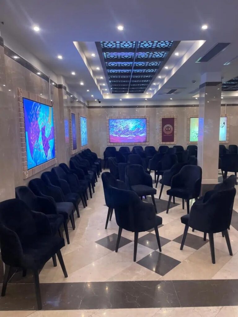 سالن همایش فرشته با چیدمان متنوع در شمال تهران