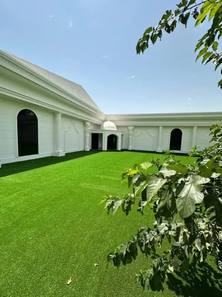 نمای بیرونی عمارت گرمدره