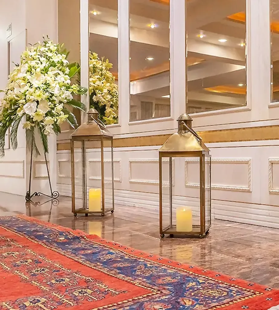 Candle arrangement in Parseh Hall 1