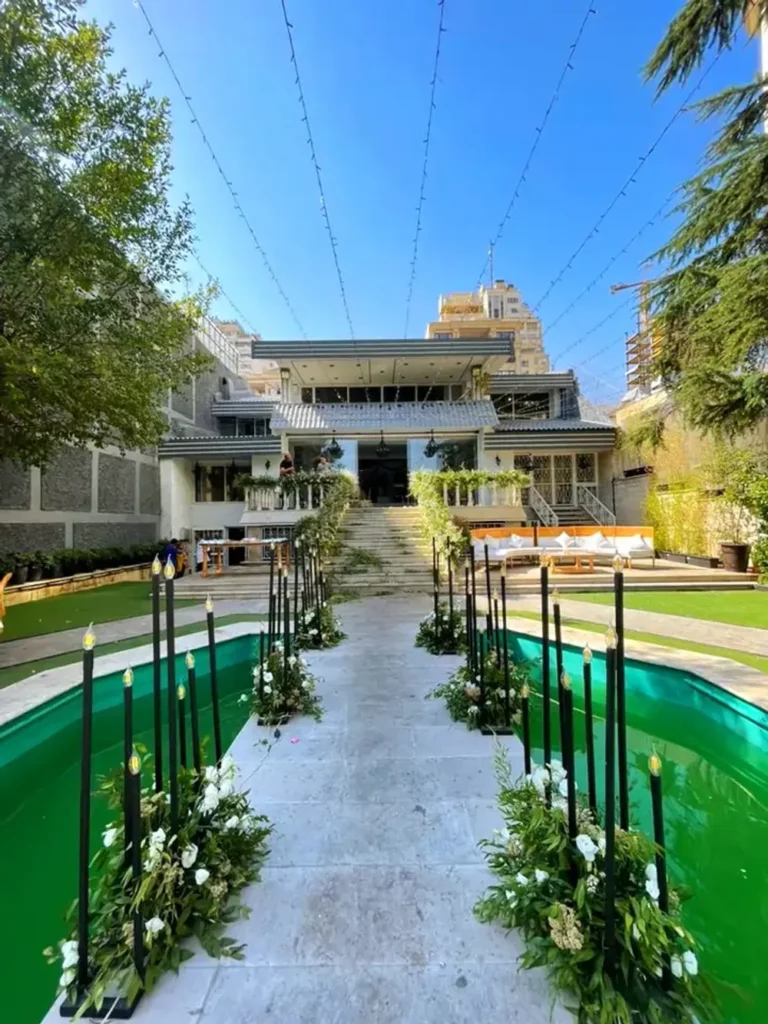 ورودی عمارت
