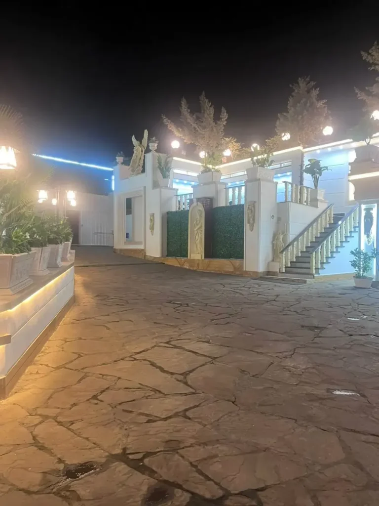 ورودی باغ ویلا لواسان