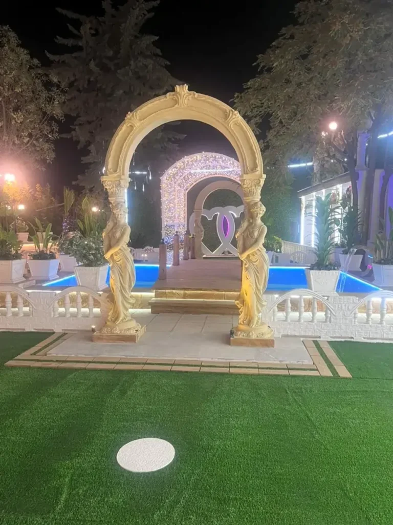 حیاط باغ ویلا
