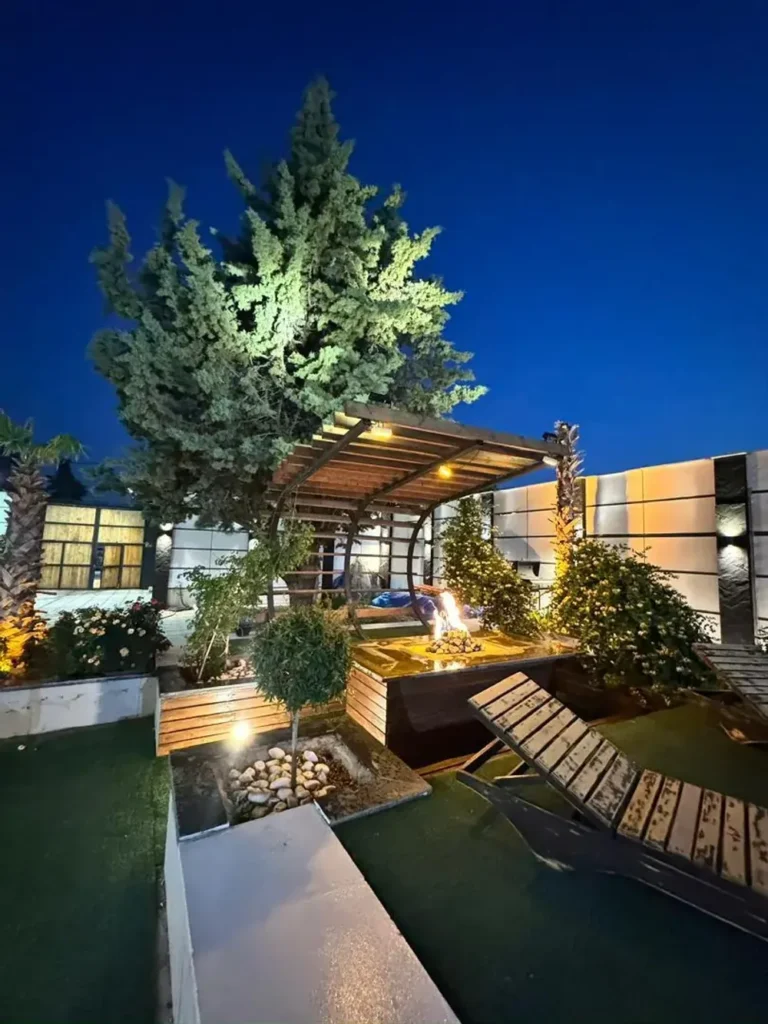 باغ‌عمارت لوکس در کردان با امکانات کامل و استخر ویژه برگزاری مراسم